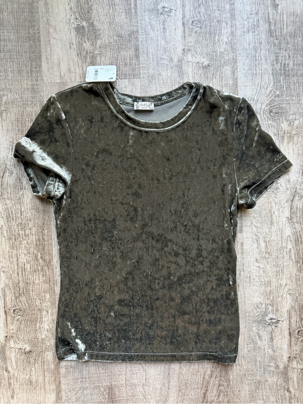 Free People Short Sleeve velvet fitted Tee in Olive Green size small